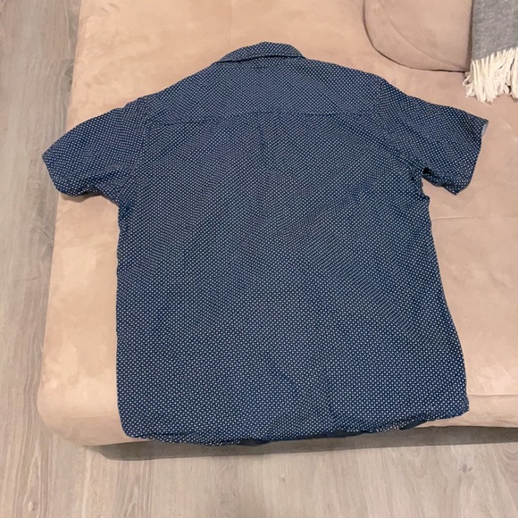 Men’s AirWalk Button Up - Picture 2 of 3